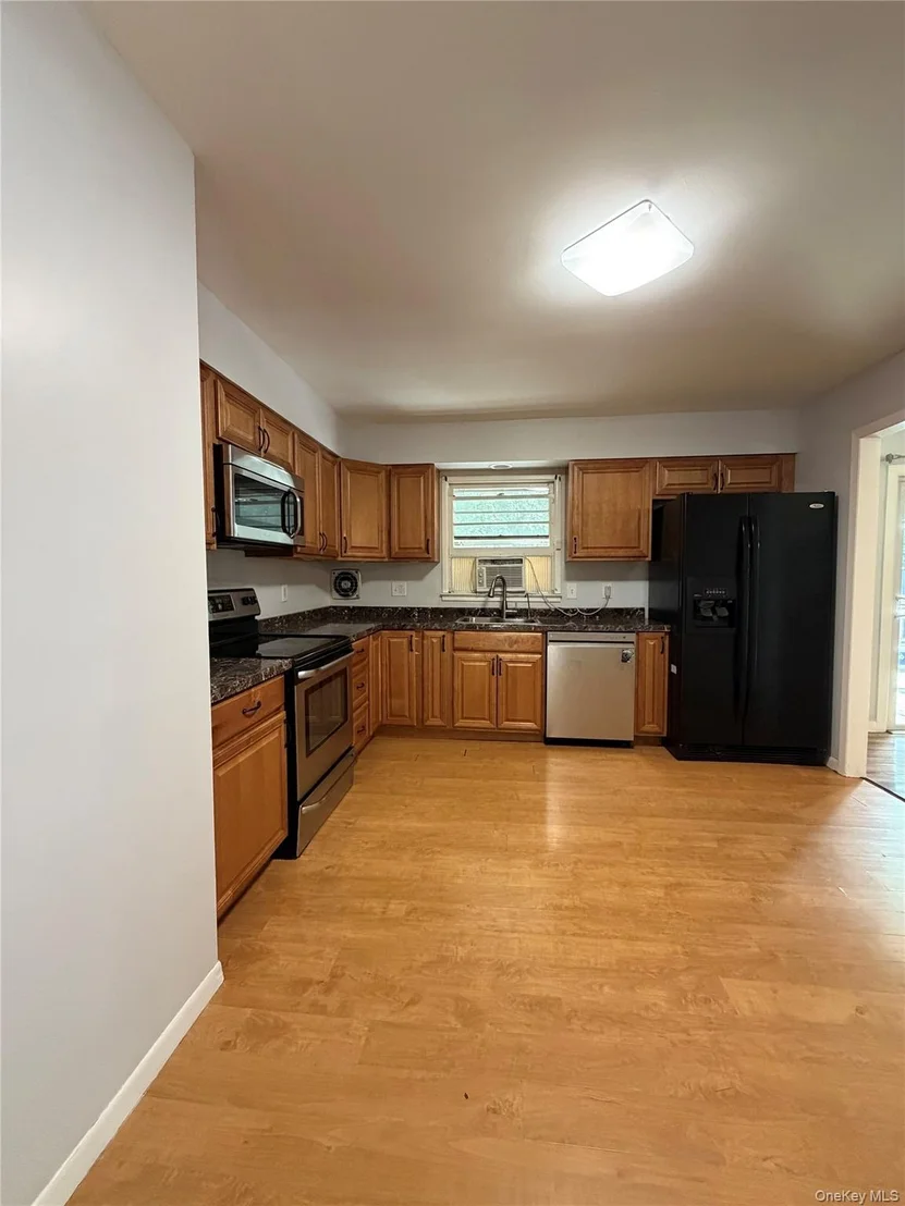 Photo of 230 Roosevelt Road