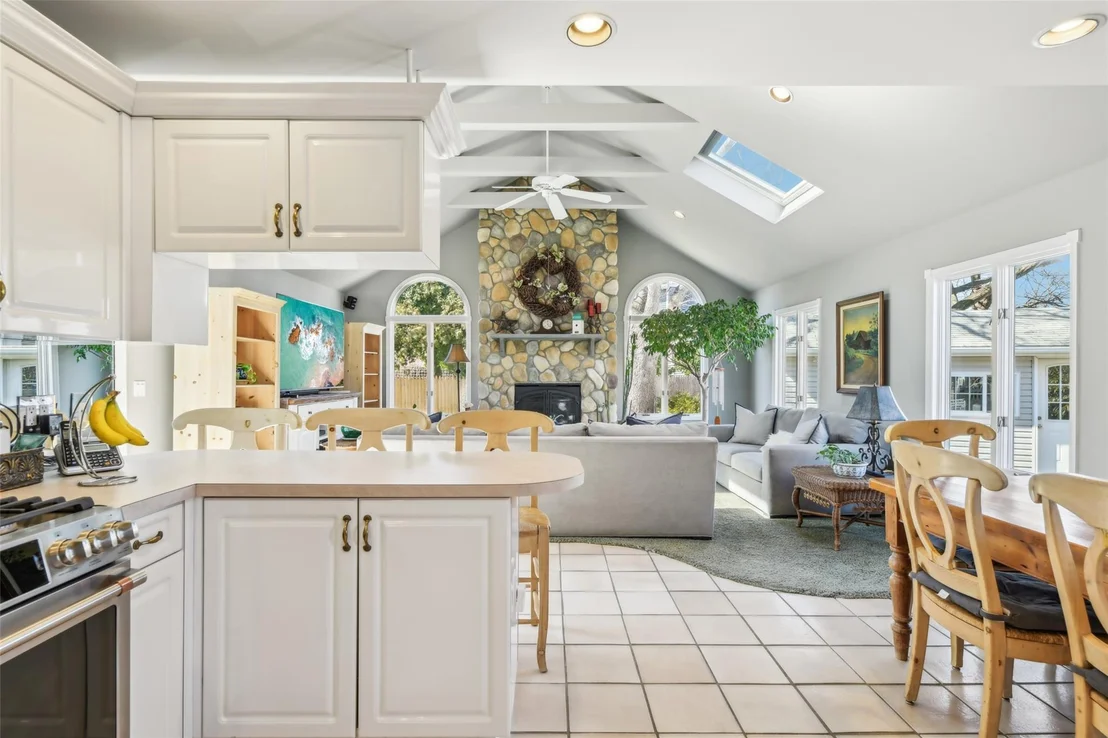 Photo of 9 Pinehurst Road