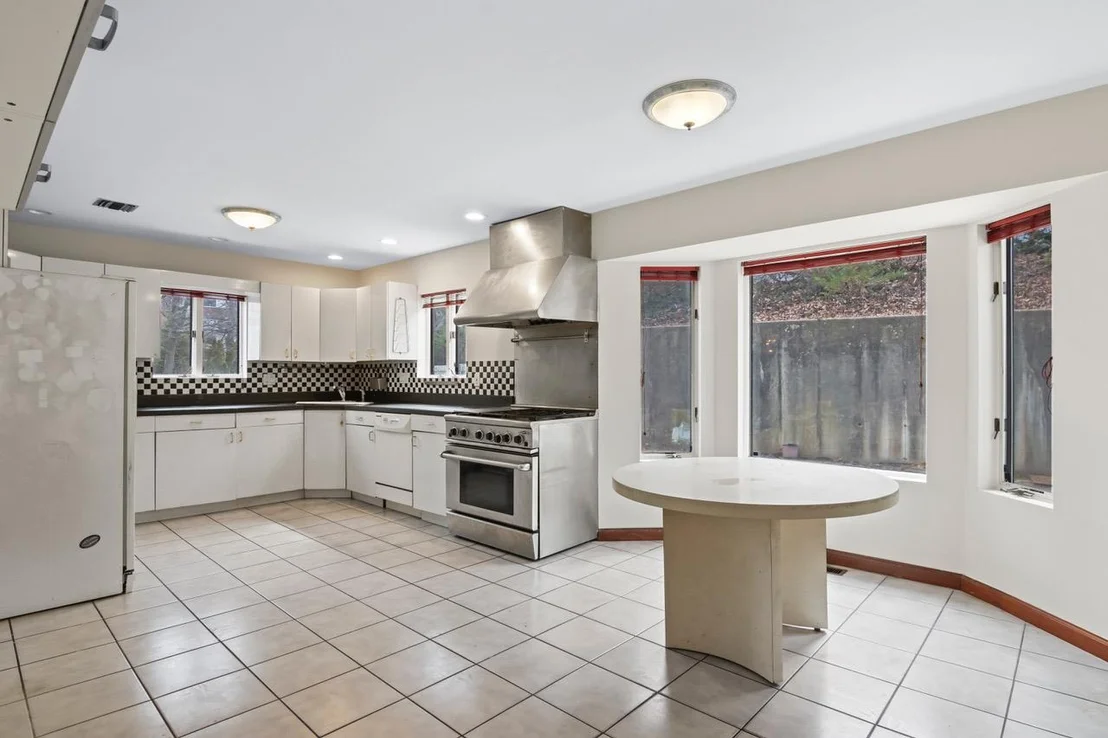 Photo of 94 Abbott Drive