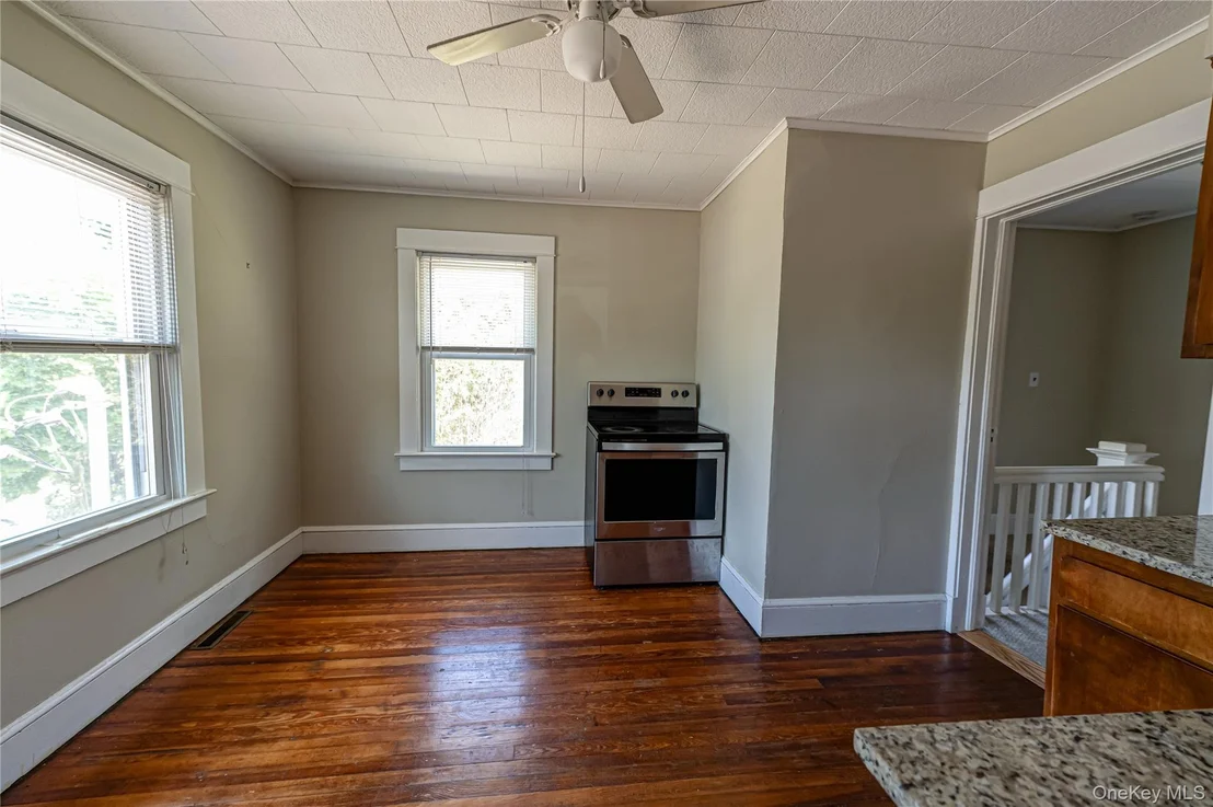 Photo of 129 Bay Avenue