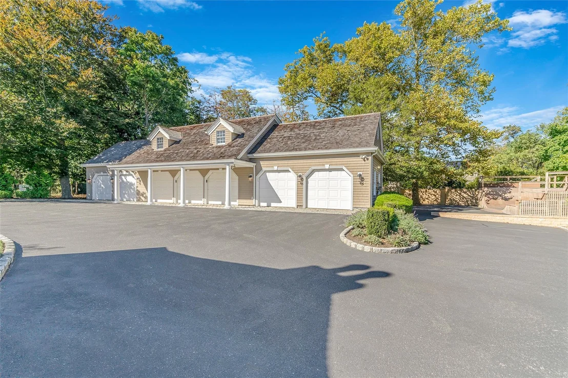 Photo of 300 Maple Street