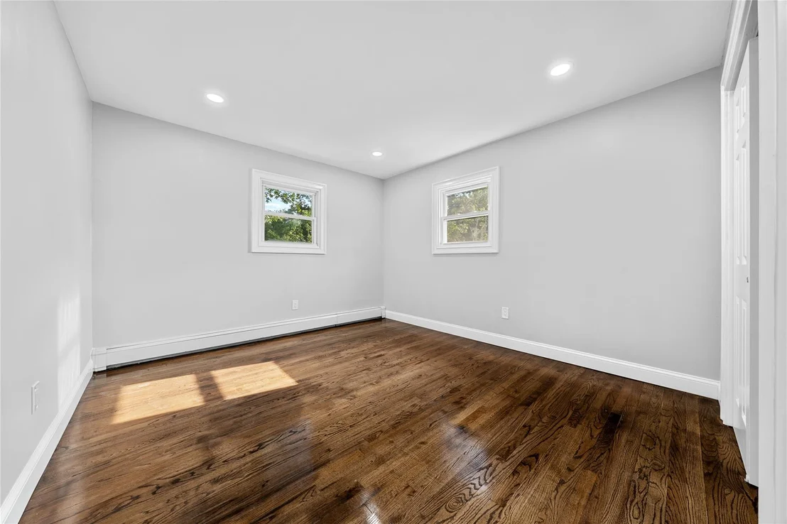 Photo of 38 Moffitt Boulevard