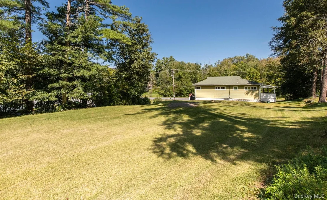 Photo of 44 Pine Woods Road