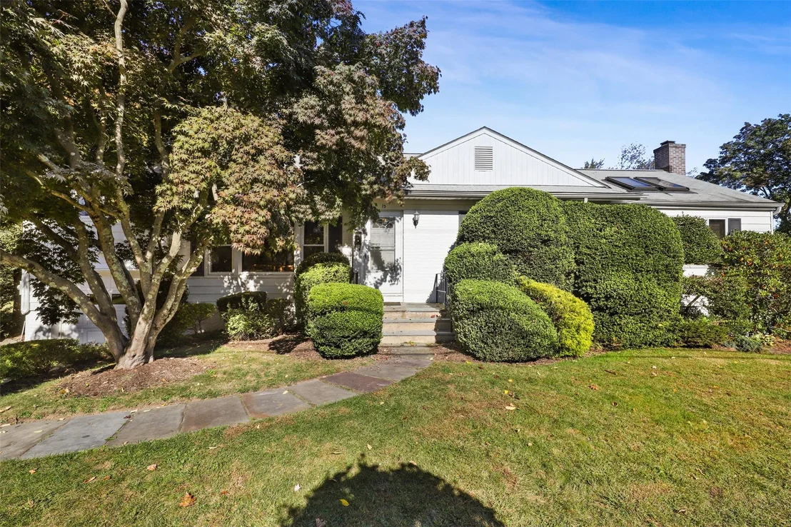 Photo of 13 Baylor Circle