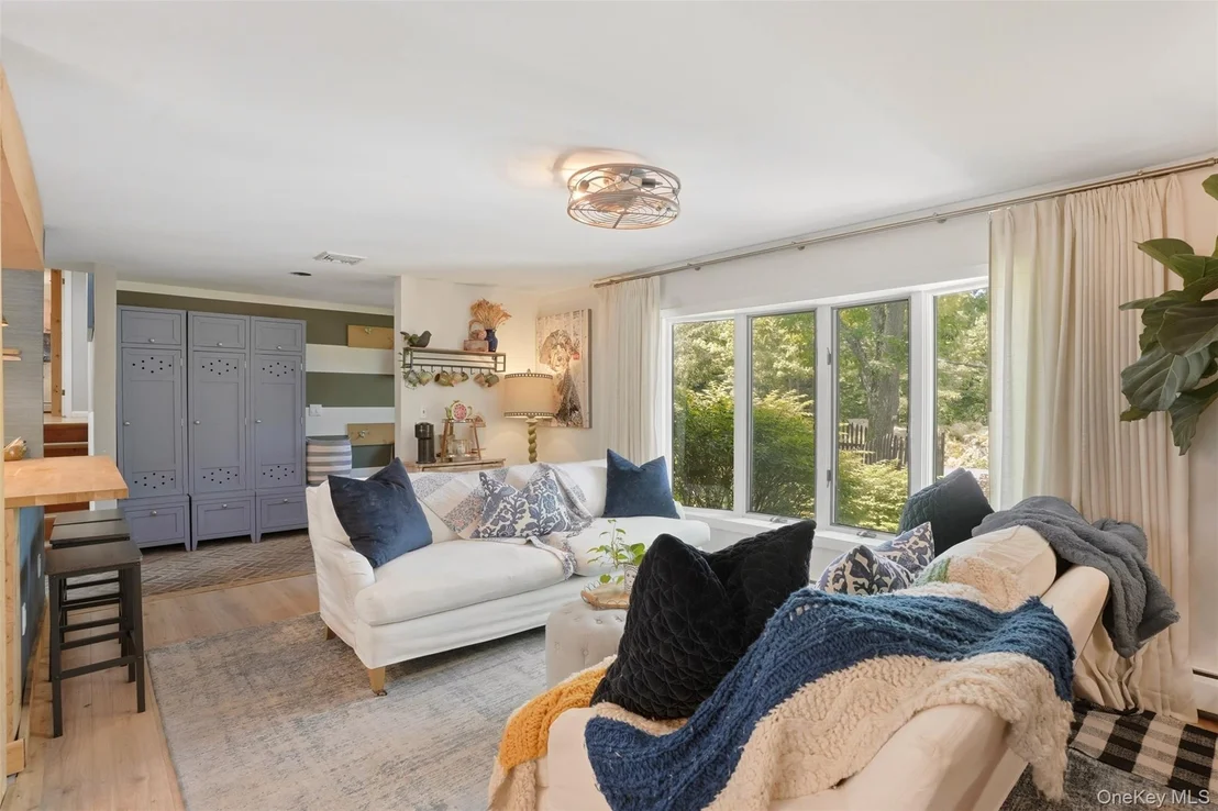 Photo of 16 Howland Road