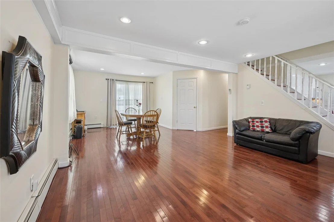 Photo of 108 Barnyard Lane