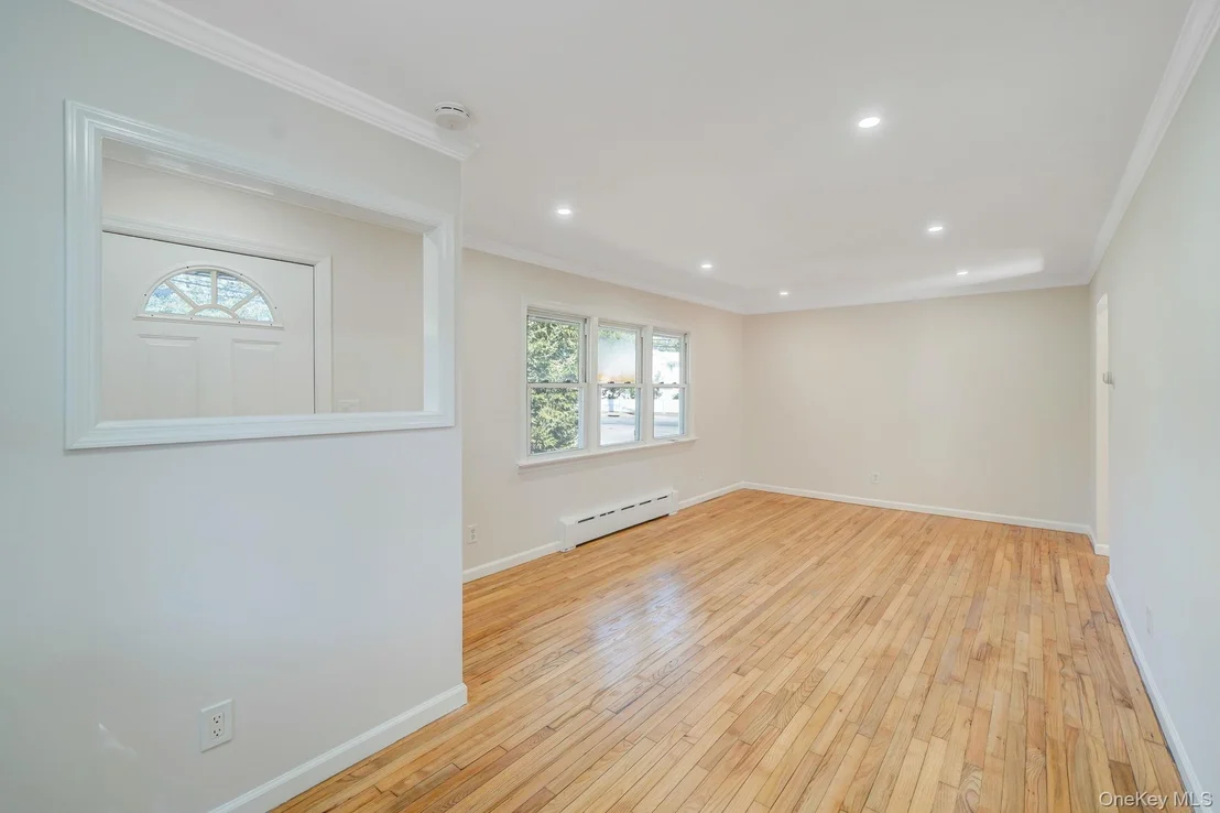 Photo of 2 W Walnut Street