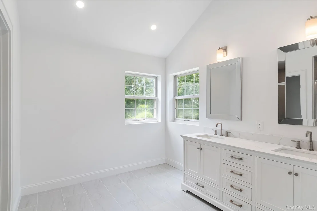 Photo of 132 Benefield Boulevard