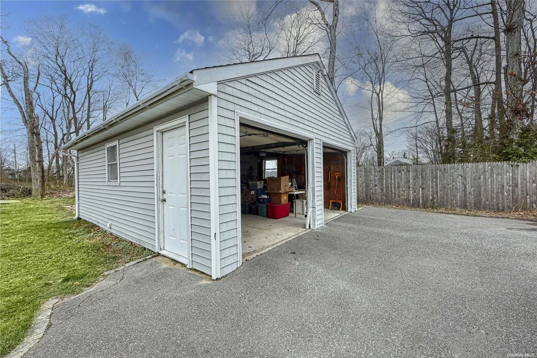 Photo of 44 Carleton Avenue