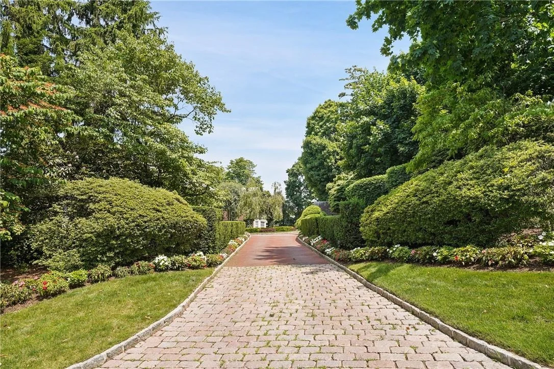 Photo of 55 Hillside Road