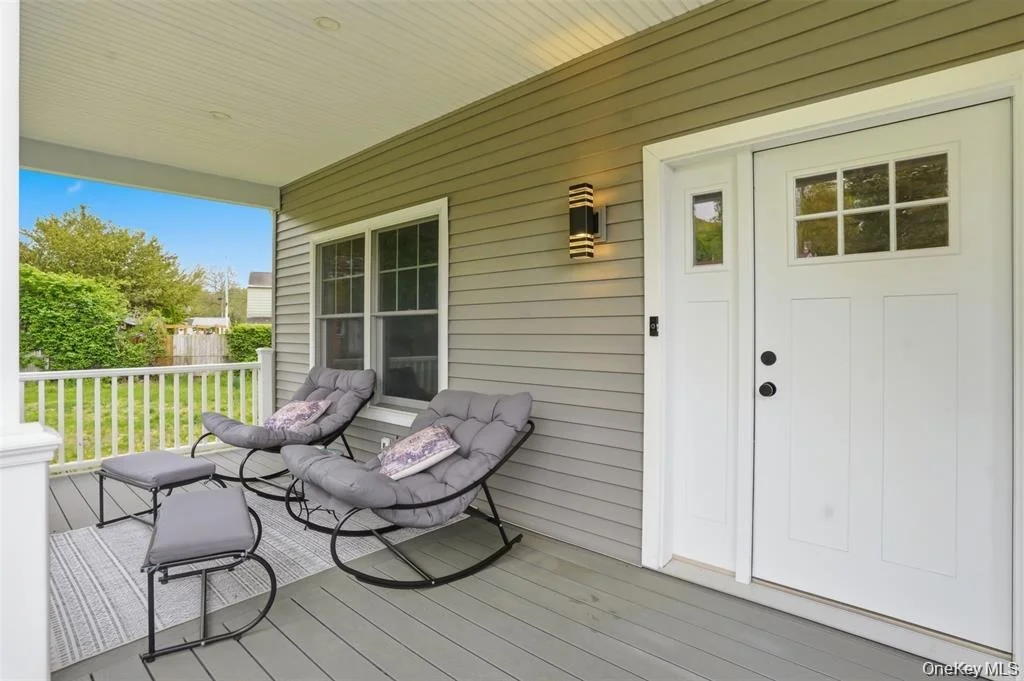 Photo of 33 Howland Avenue