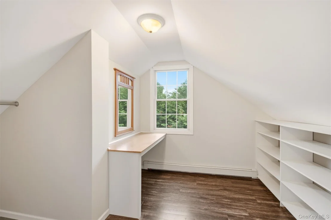 Photo of 83 Hedgerow