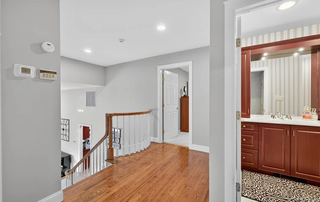 Photo of 10 Sorgi Court