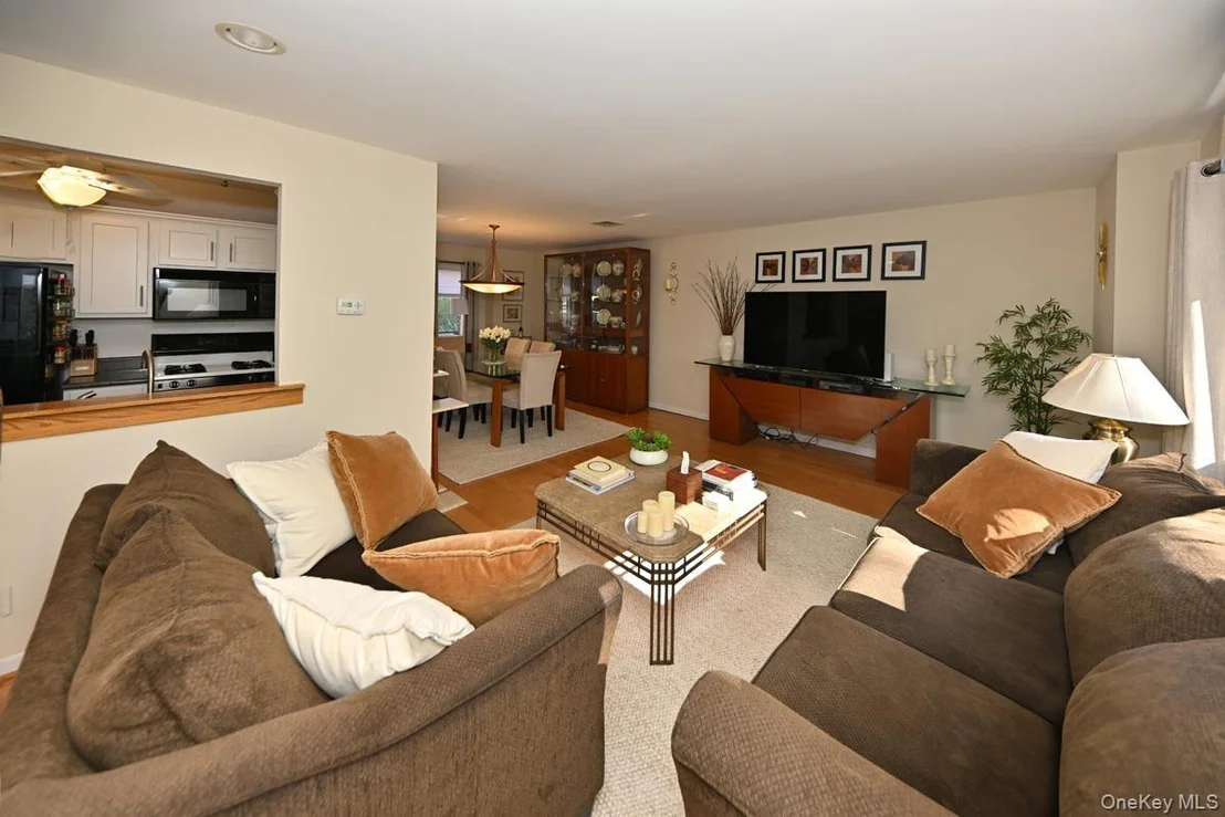 Photo of 13 Meadowlark Circle