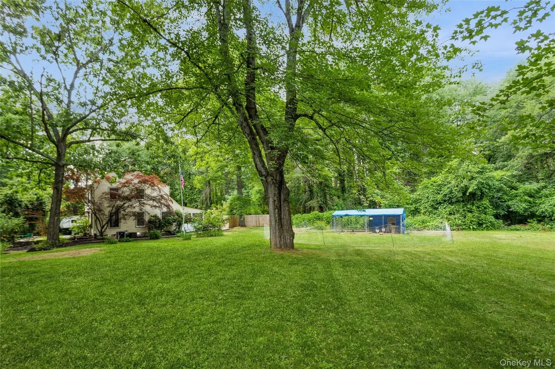 Photo of 324 Garrison Woods Lane