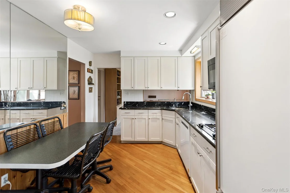 Photo of 49 Saratoga Drive