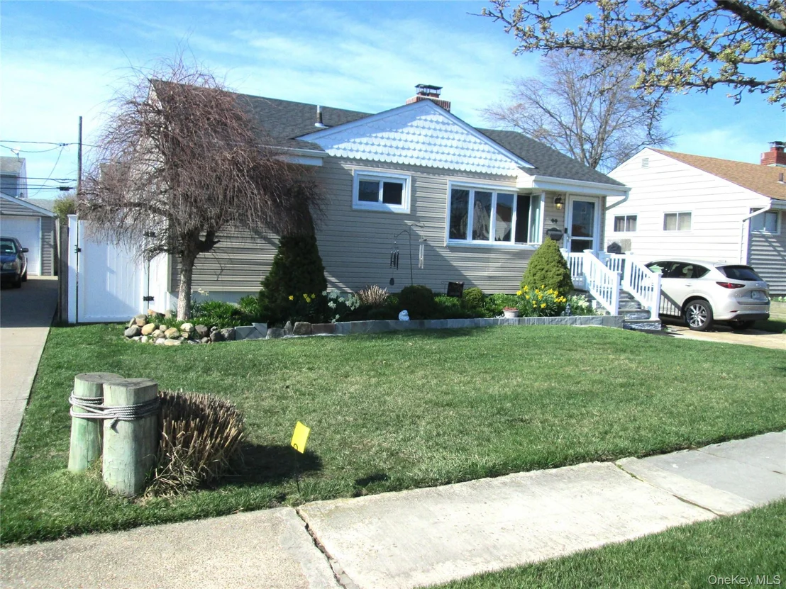 Photo of 44 Hubbard Avenue