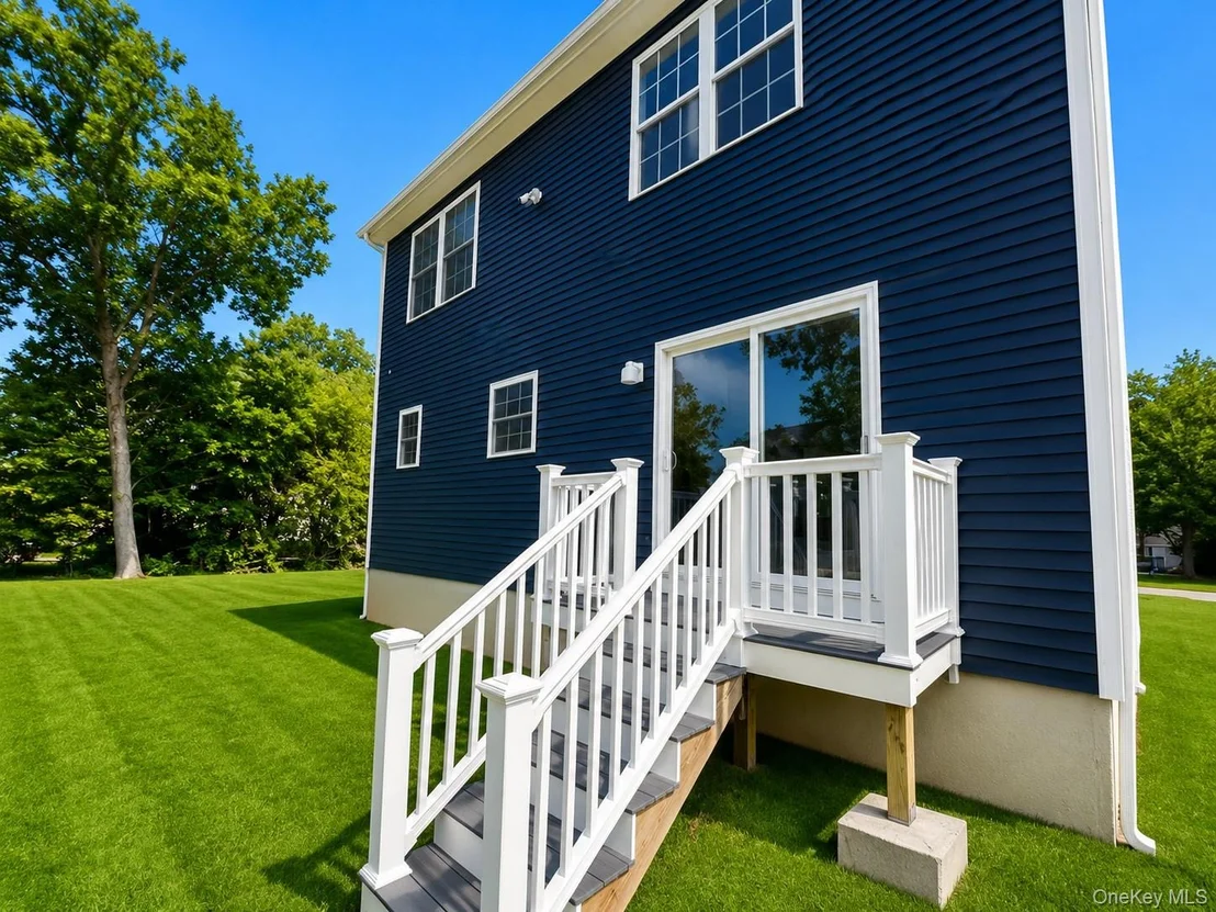 Photo of 7 Edgewater Drive