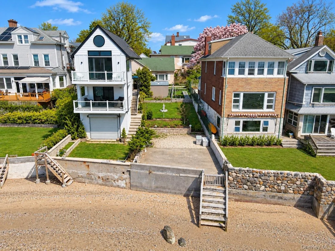 Photo of 83 Rochelle Street