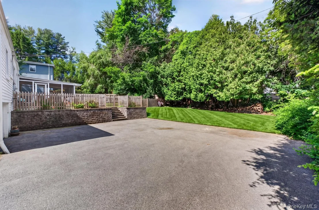 Photo of 194 Wilbur Boulevard