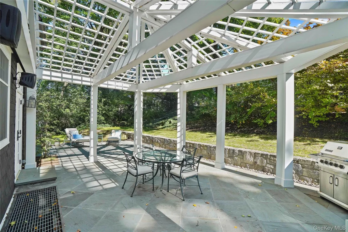 Photo of 534 Pelham Manor Road