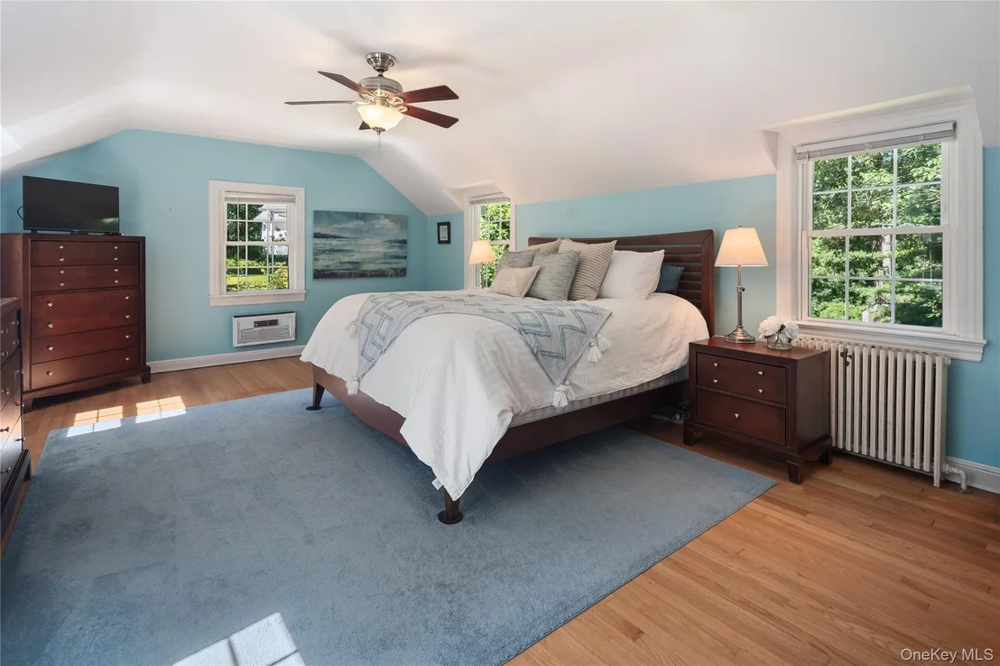 Photo of 611 Decatur Avenue