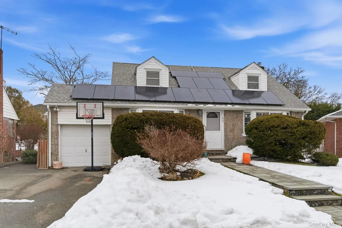 Photo of 225 Willets Lane