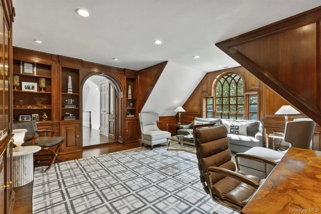 Photo of 8 Boxwood Lane