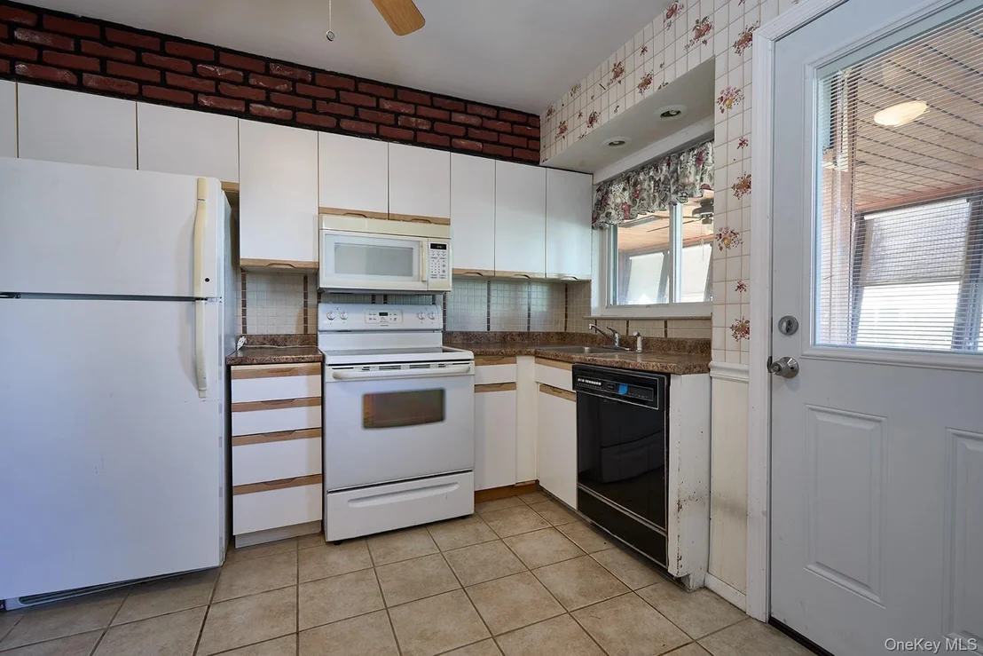 Photo of 1068 Ashley Drive
