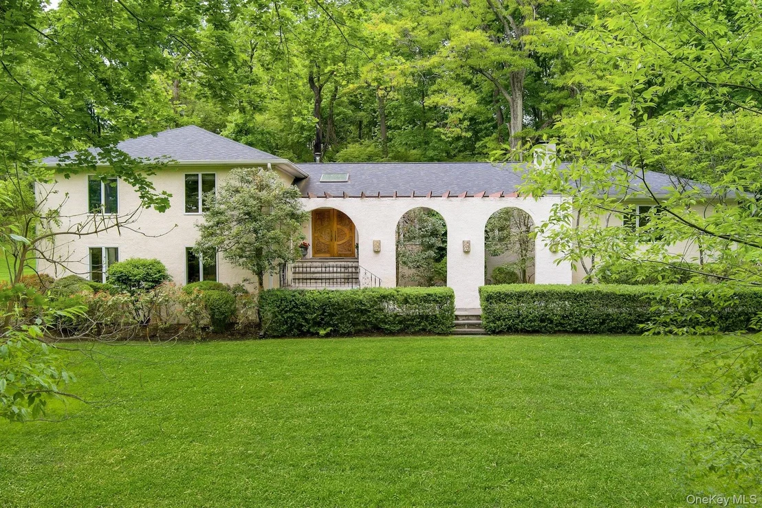 Photo of 77 Central Drive