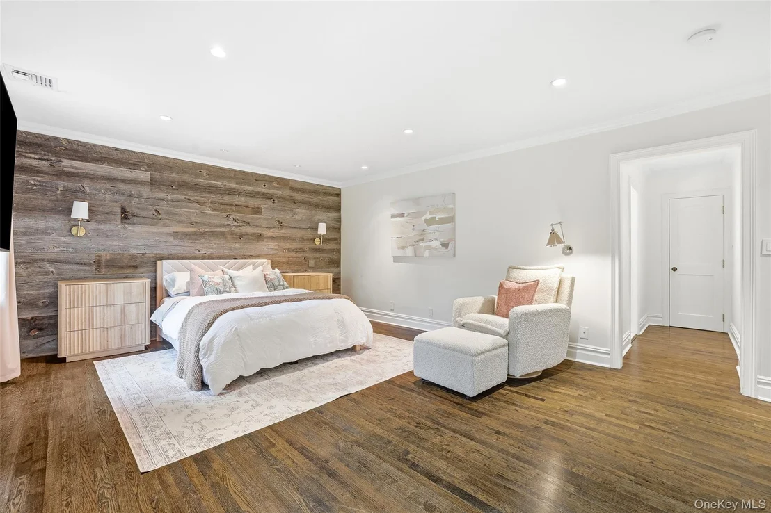 Photo of 440 Sterling Road
