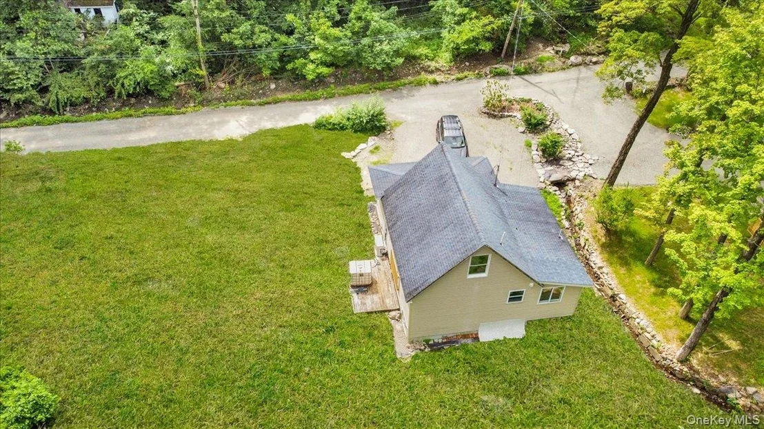 Photo of 8 Pioneer Trail