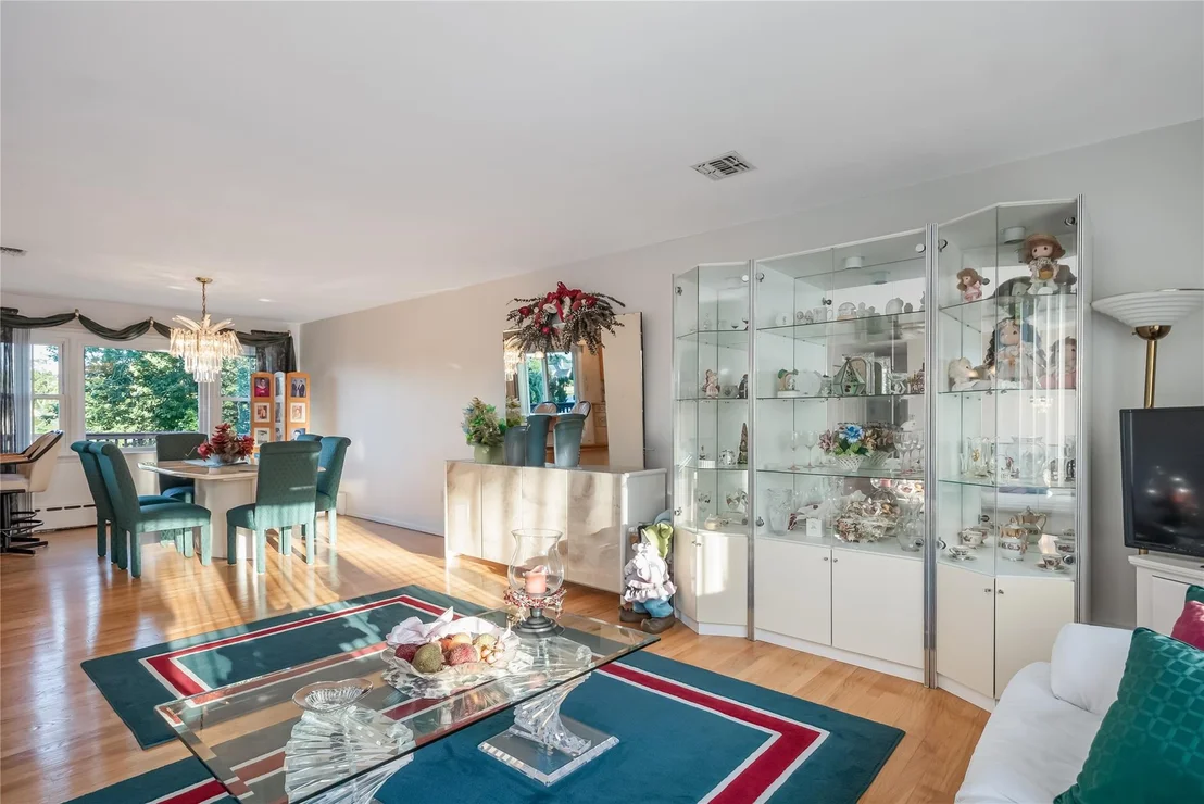 Photo of 287 Cedar Avenue