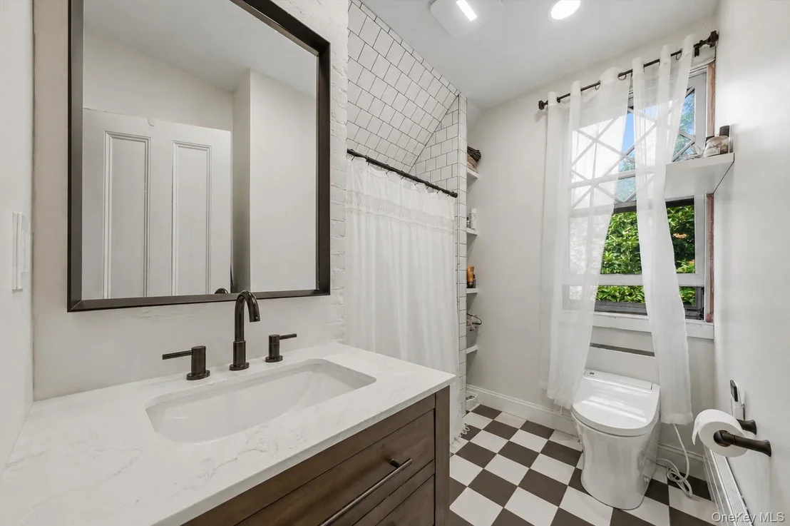 Photo of 83 Hooker Avenue