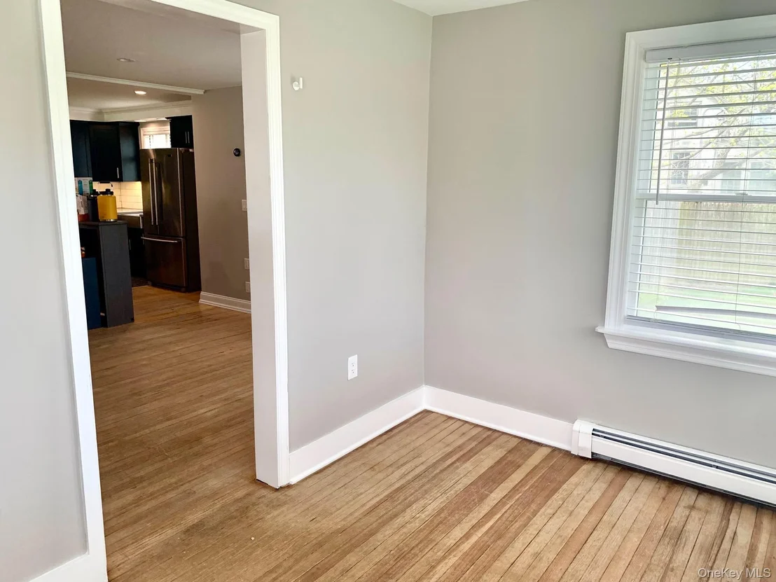Photo of 435 Middle Road