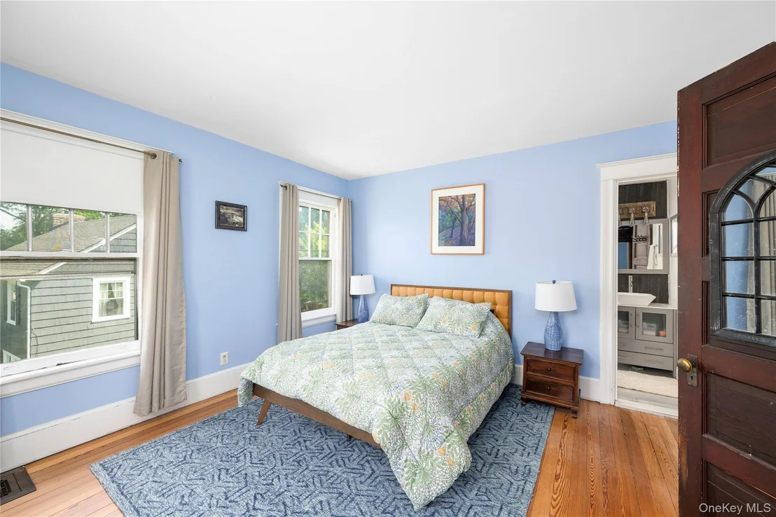 Photo of 21 Barnard Avenue