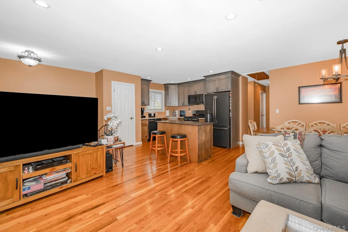 Photo of 827 Bermuda Road