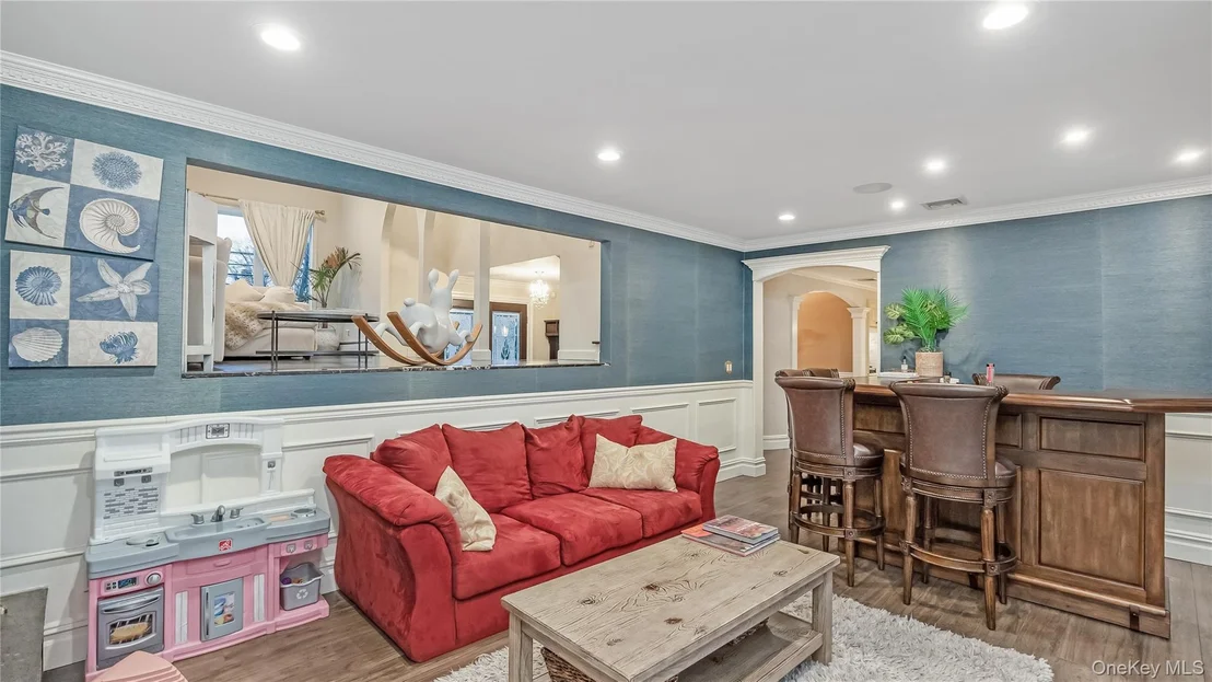 Photo of 2876 Shore Road