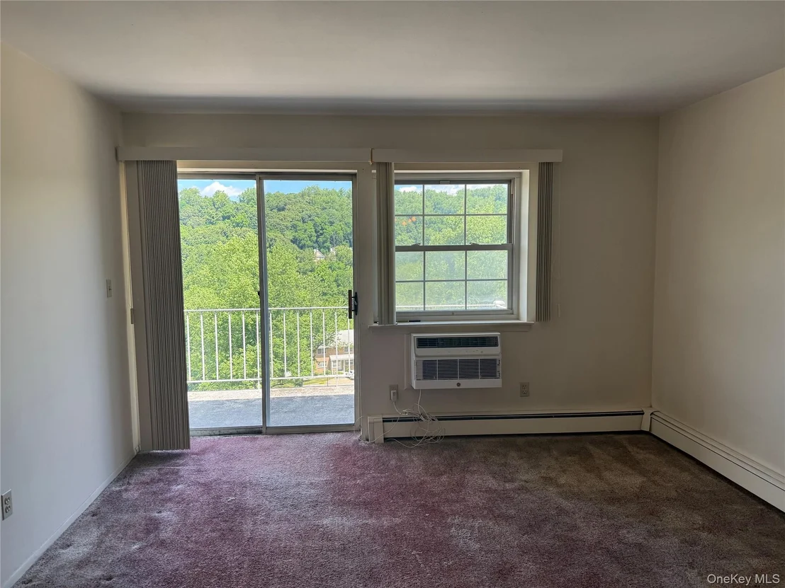 Photo of Unit 7D4 at 1840 Crompond Road