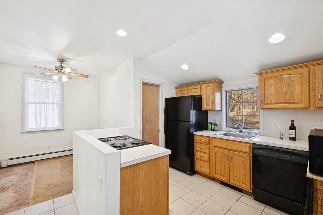 Photo of 807 Meadow Road