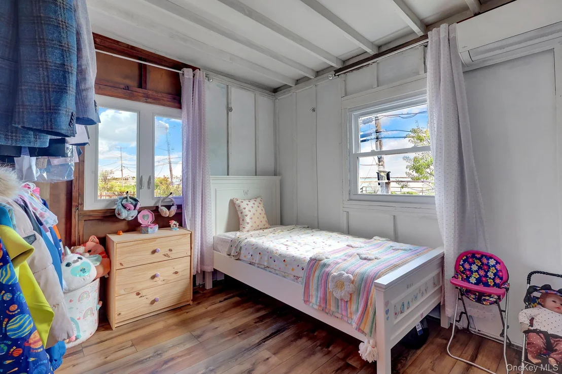 Photo of 6 Oak Beach Road