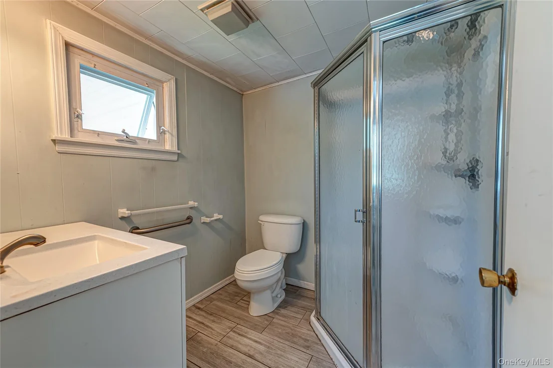 Photo of 129 Bay Avenue