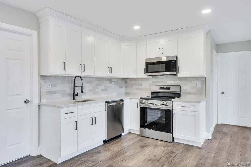 Photo of 446 Riviera Drive