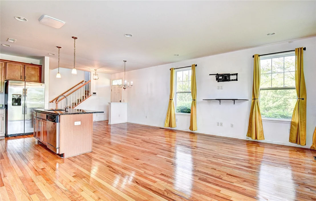 Photo of 1 Lindentree Lane