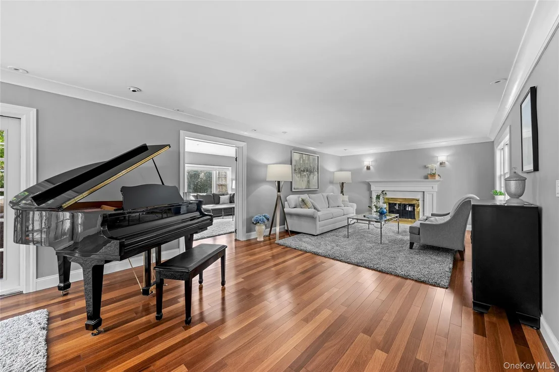 Photo of 156 Cabot Road