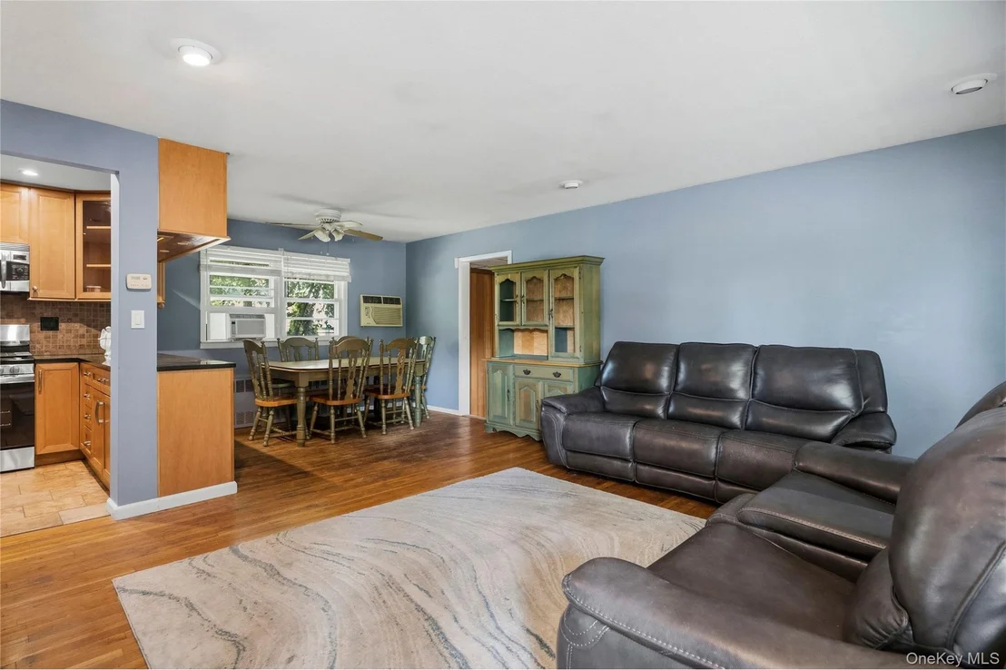 Photo of 1691 Ivanhoe Drive
