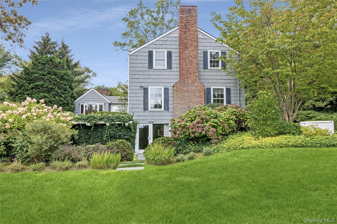 Photo of 1276 Ridge Road