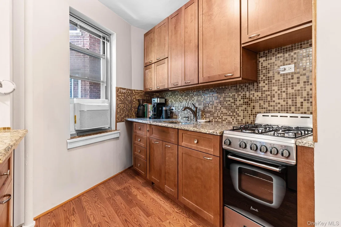 Photo of Unit 3H at 4445 Post Road