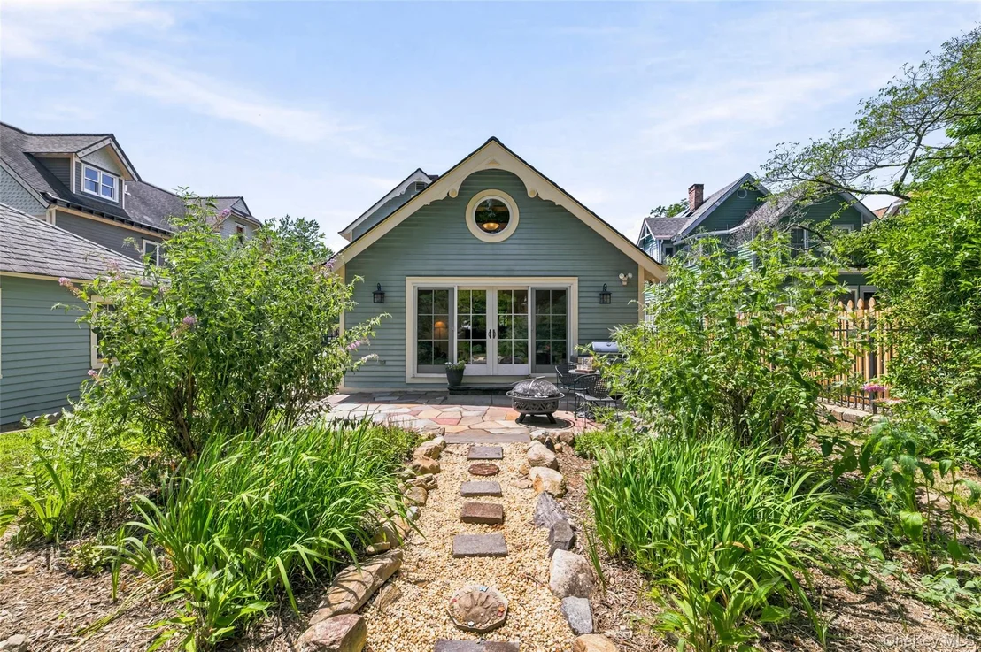 Photo of 215 Walnut Street