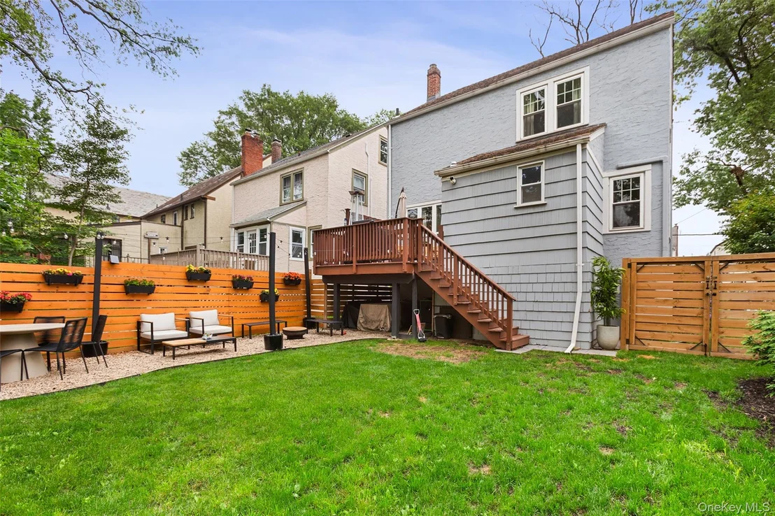 Photo of 32 Central Parkway